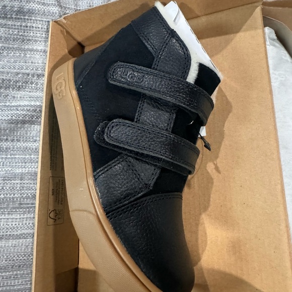 Brand new UGGS! Toddler - Picture 4 of 5